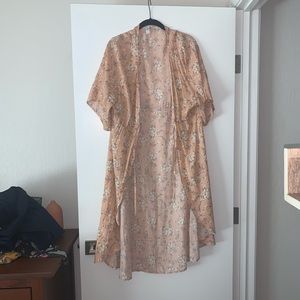 EUC AMerican Eagle Floral Kimono